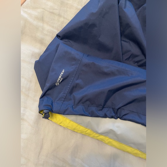 Men’s RAB Downpour Plus 2.0 Waterproof Jacket - Picture 9 of 10